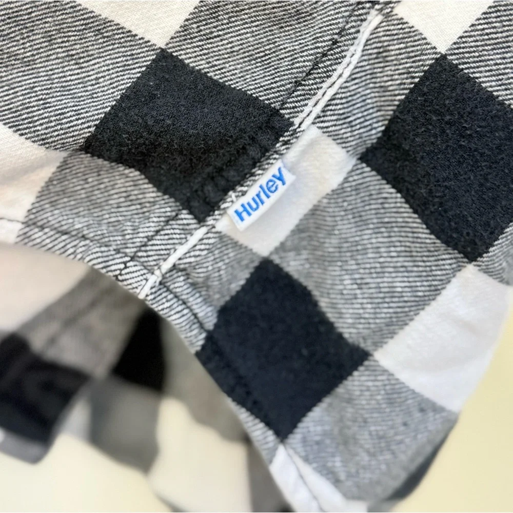 Hurley front stylish pockets